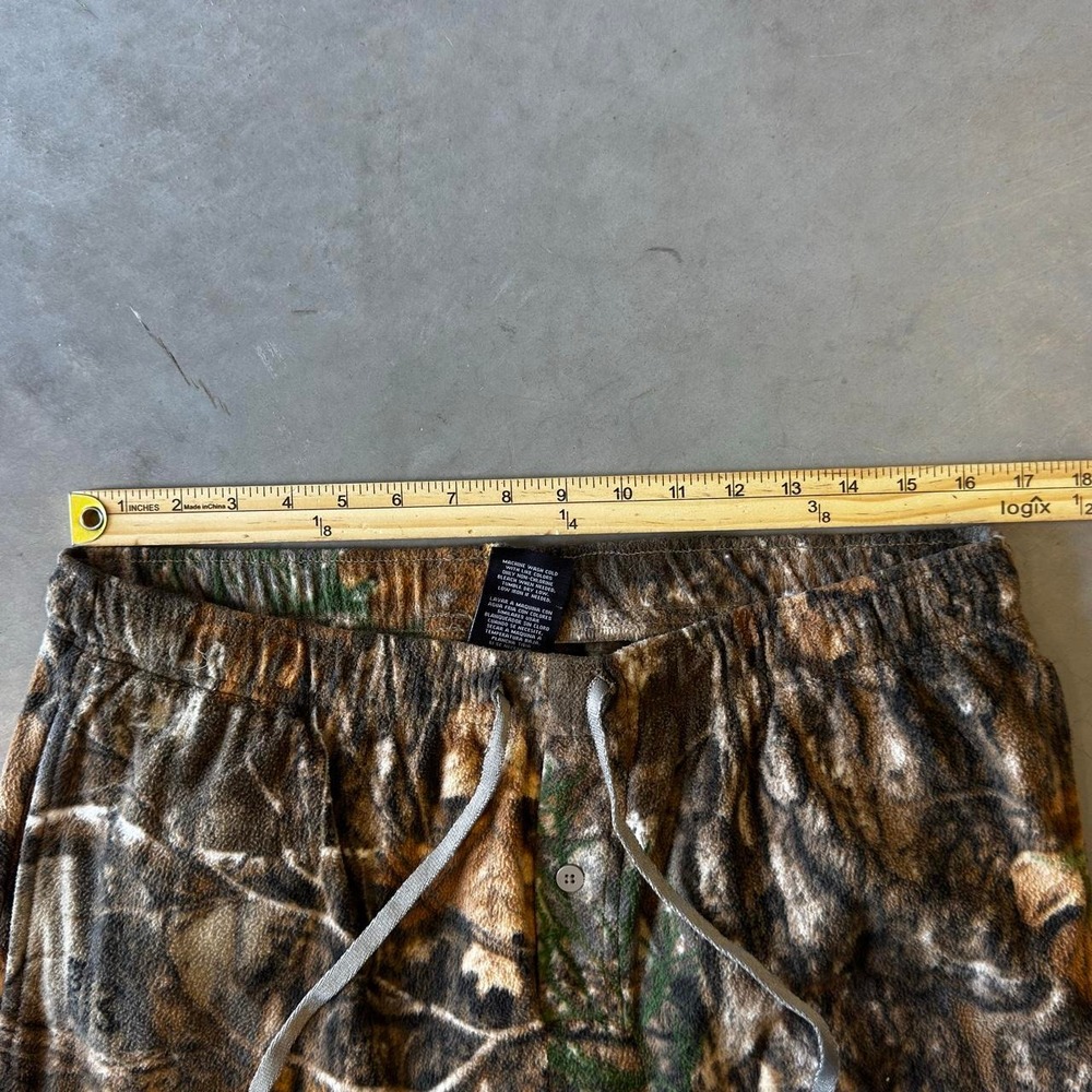 Vintage Realtree camo fleece sweatpants - Picture 2 of 6